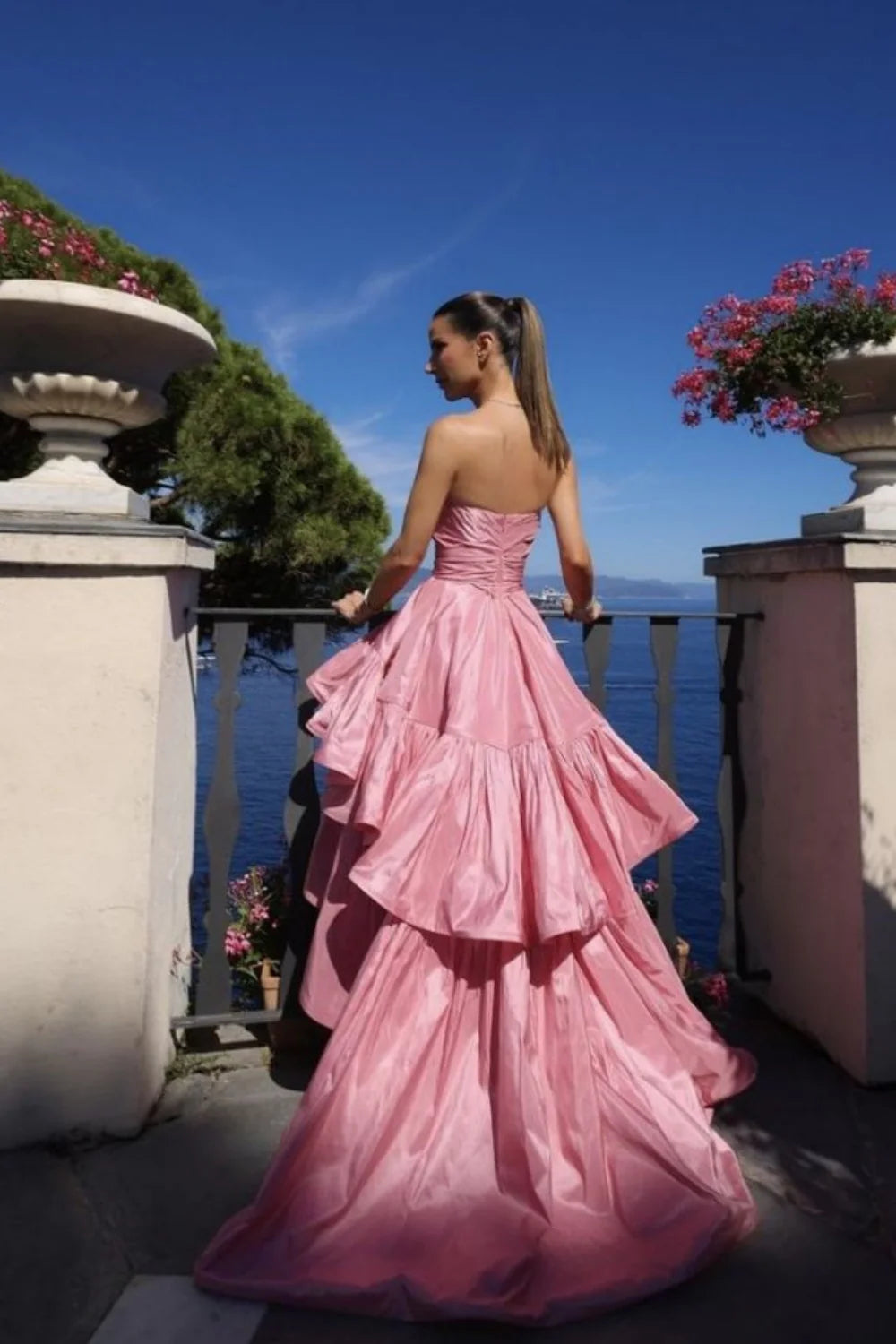 Vestido formal rosa con top de tubo, elegante, largo, de satén, con capas, para noche y fiesta. Tiendas con vestidos de graduación.